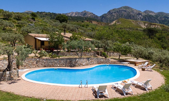 Polizzi Generosa Villa | 119 m² Villa ∙ 4 bedrooms ∙ 8 guests