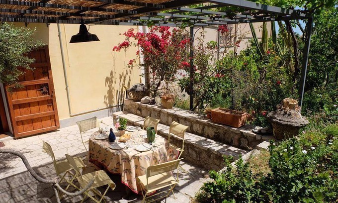 Termini Imerese House | 120 m² House ∙ 3 bedrooms ∙ 6 guests