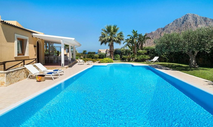Custonaci Villa | 120 m² Villa ∙ 3 bedrooms ∙ 6 guests
