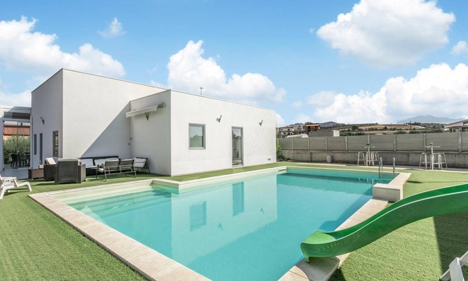 Catenanuova House | 130 m² House ∙ 3 bedrooms ∙ 6 guests