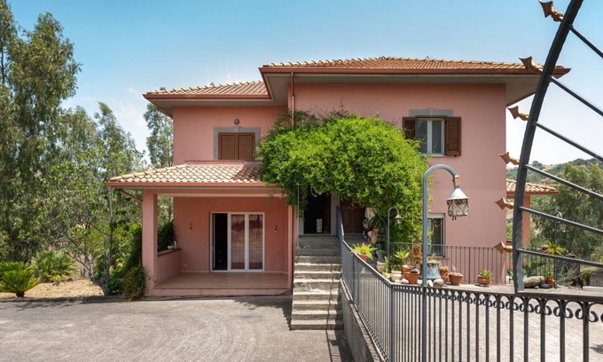 Nicosia Villa | 130 m² Villa ∙ 2 bedrooms ∙ 5 guests