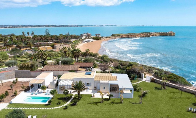 Santa Maria del Focallo Villa | 140 m² Villa ∙ 4 bedrooms ∙ 8 guests
