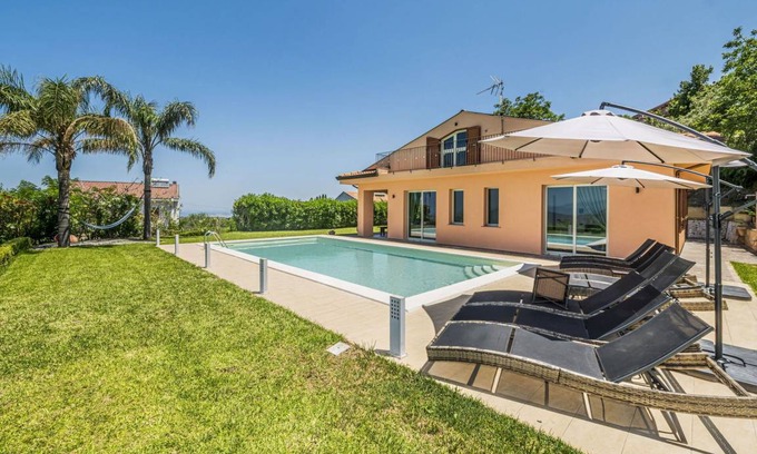 Castroreale Villa | 140 m² Villa ∙ 4 bedrooms ∙ 10 guests