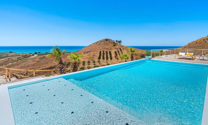Montallegro Villa | 140 m² Villa ∙ 4 bedrooms ∙ 8 guests