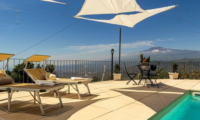 Castelmola House | 150 m² House ∙ 4 bedrooms ∙ 10 guests