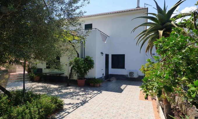 Patti House | 150 m² House ∙ 4 bedrooms ∙ 8 guests