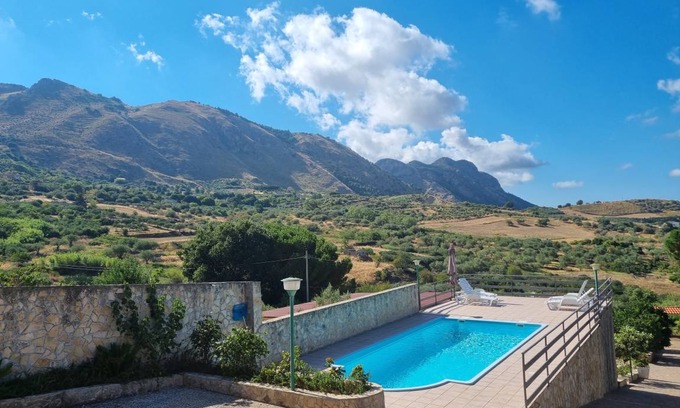 Caccamo Villa | 150 m² Villa ∙ 3 bedrooms ∙ 7 guests