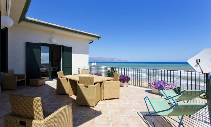 Alcamo Marina Villa | 150 m² Villa ∙ 3 bedrooms ∙ 4 guests