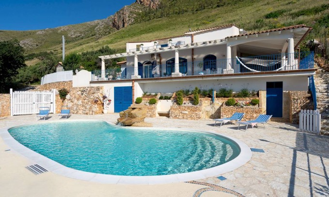 Castellammare del Golfo Villa | 160 m² Villa ∙ 3 bedrooms ∙ 8 guests