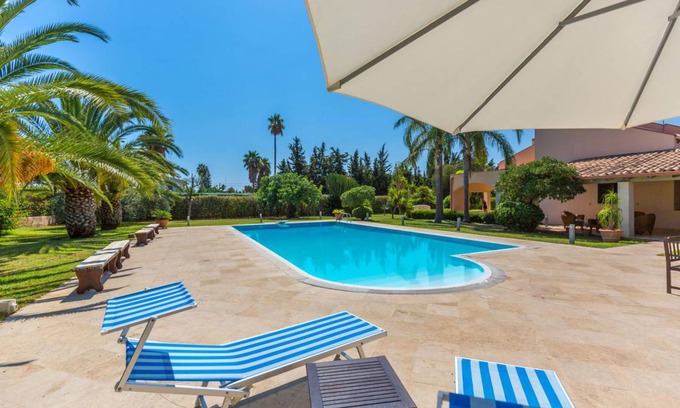 Arenella Villa | 160 m² Villa ∙ 4 bedrooms ∙ 9 guests
