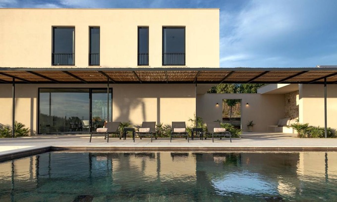 Avola Villa | 160 m² Villa ∙ 4 bedrooms ∙ 8 guests