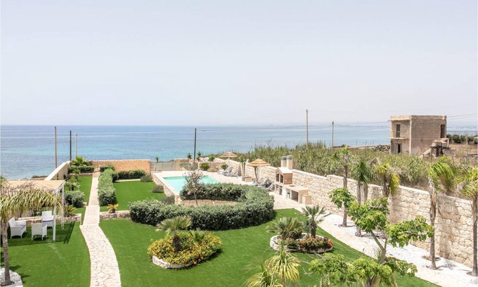 Portopalo di Capo Passero House | 180 m² House ∙ 4 bedrooms ∙ 8 guests