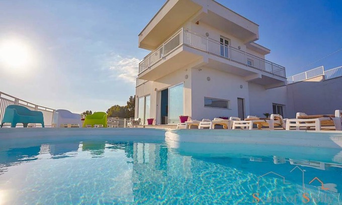 Favara Villa | 180 m² Villa ∙ 3 bedrooms ∙ 6 guests
