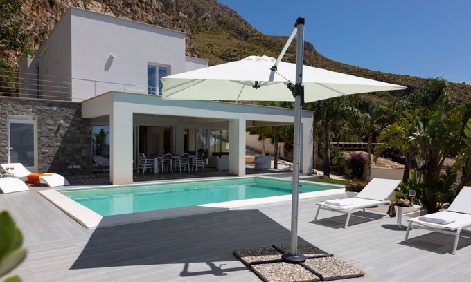 Pizzolungo Villa | 180 m² Villa ∙ 4 bedrooms ∙ 8 guests