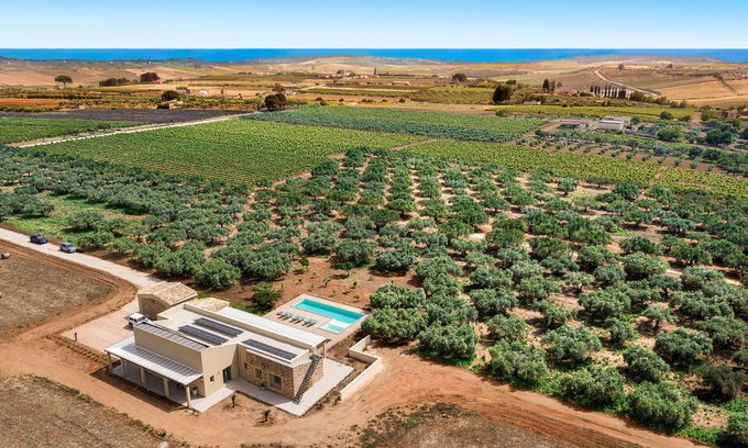 Menfi Villa | 180 m² Villa ∙ 4 bedrooms ∙ 9 guests