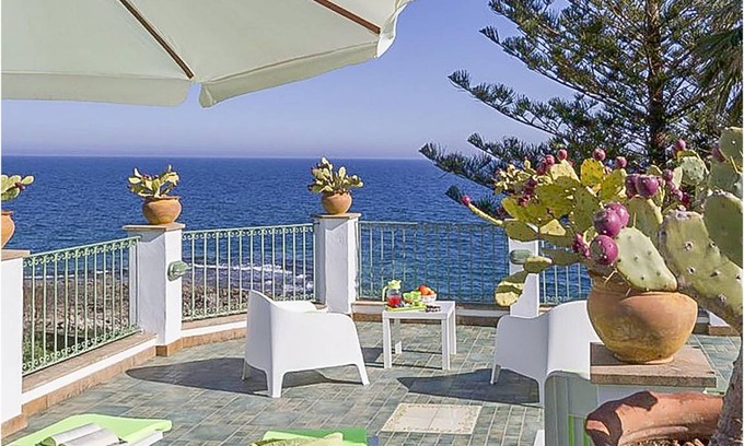Fontane Bianche House | 186 m² House ∙ 6 bedrooms ∙ 12 guests
