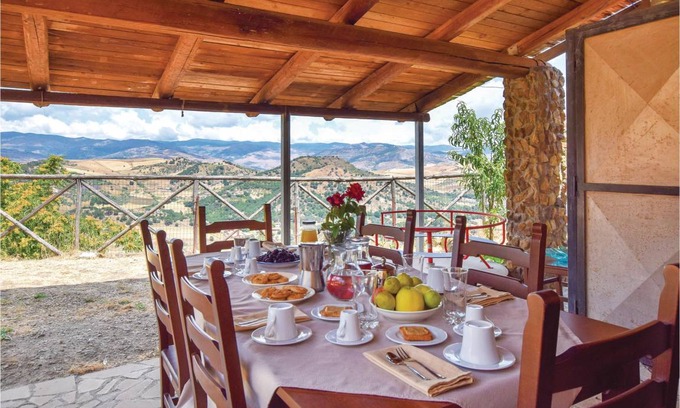 Nicosia House | 200 m² House ∙ 4 bedrooms ∙ 8 guests