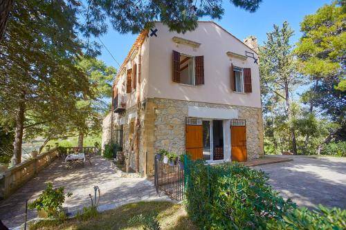 Salemi House | 200 m² House ∙ 4 bedrooms ∙ 8 guests