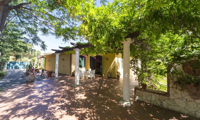 Arenella Villa | 200 m² Villa ∙ 4 bedrooms ∙ 10 guests