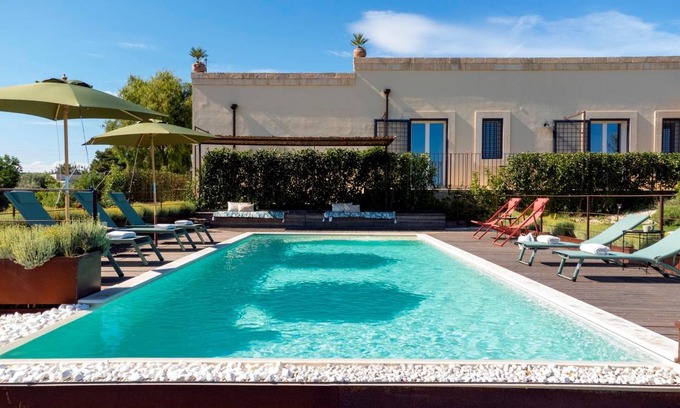 Noto Villa | 200 m² Villa ∙ 5 bedrooms ∙ 10 guests