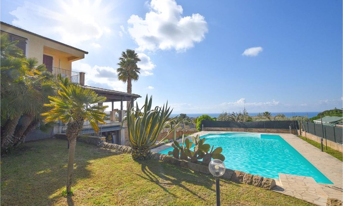 Donnalucata House | 210 m² House ∙ 4 bedrooms ∙ 13 guests