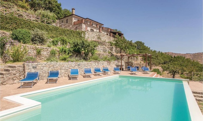 Graniti House | 210 m² House ∙ 5 bedrooms ∙ 12 guests