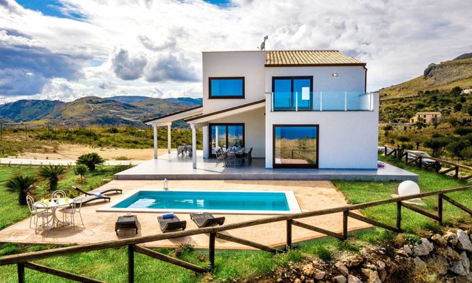 Scopello Villa | 220 m² Villa ∙ 4 bedrooms ∙ 8 guests