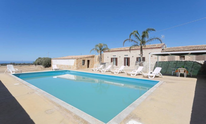 Santa Croce Camerina House | 230 m² House ∙ 6 bedrooms ∙ 13 guests