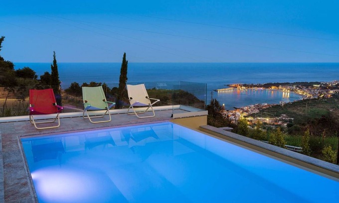 Taormina Villa | 240 m² Villa ∙ 6 bedrooms ∙ 12 guests