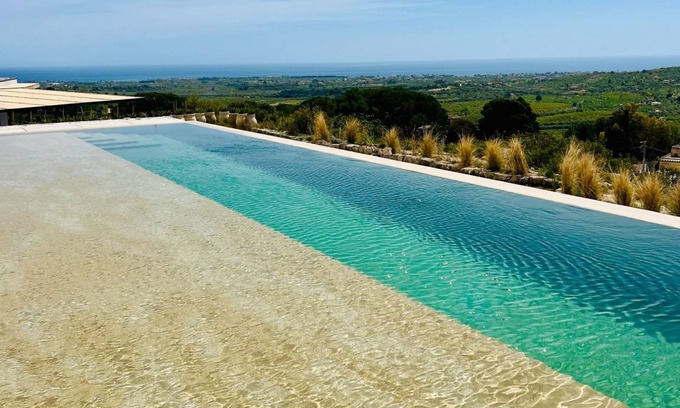 Avola Villa | 250 m² Villa ∙ 3 bedrooms ∙ 6 guests