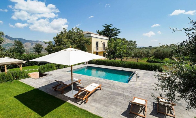 Rovittello Villa | 250 m² Villa ∙ 5 bedrooms ∙ 10 guests