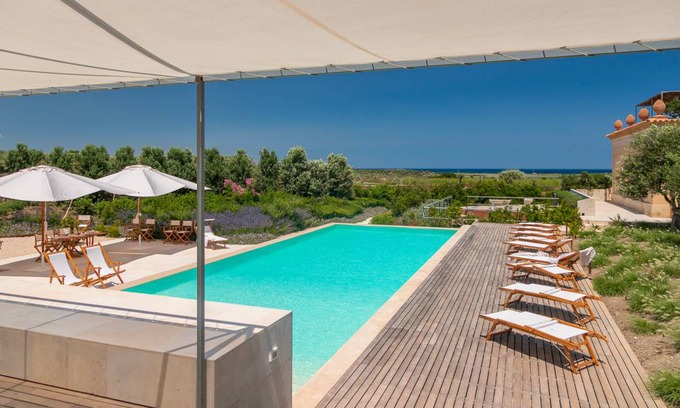 Noto Villa | 250 m² Villa ∙ 6 bedrooms ∙ 12 guests