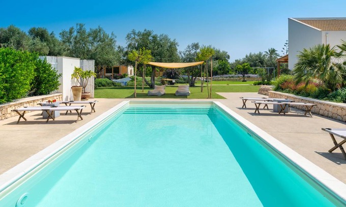 Avola Villa | 260 m² Villa ∙ 6 bedrooms ∙ 12 guests