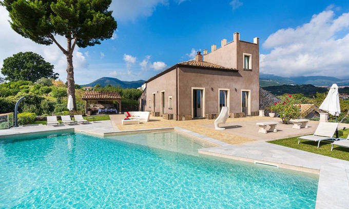 Zafferana Etnea Villa | 270 m² Villa ∙ 4 bedrooms ∙ 8 guests
