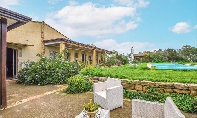 Caltagirone House | 280 m² House ∙ 5 bedrooms ∙ 15 guests