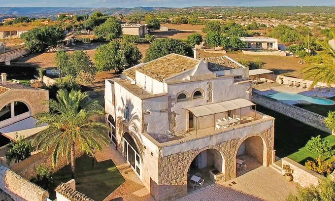 Scicli Villa | 280 m² Villa ∙ 5 bedrooms ∙ 10 guests