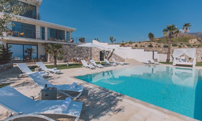 Giardini Naxos Villa | 290 m² Villa ∙ 5 bedrooms ∙ 10 guests