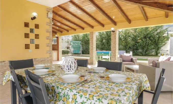 Torre Colonna-sperone House | 3 bedroom accommodation in Altavilla Milicia