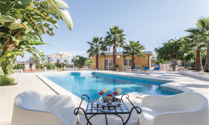 Giarre House | 3 bedroom accommodation in Giarre CT