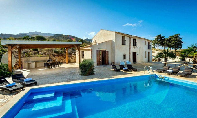 Scopello Villa | 300 m² Villa ∙ 5 bedrooms ∙ 10 guests