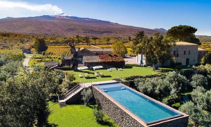 Castiglione di Sicilia Villa | 300 m² Villa ∙ 4 bedrooms ∙ 8 guests