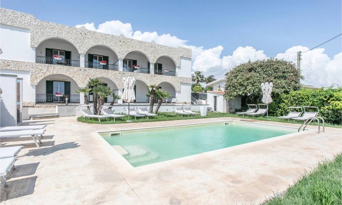 Cava dʼAliga House | 300 m² House ∙ 8 bedrooms ∙ 20 guests