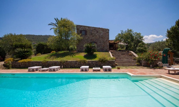 Sant'Ambrogio Villa | 300 m² Villa ∙ 5 bedrooms ∙ 10 guests