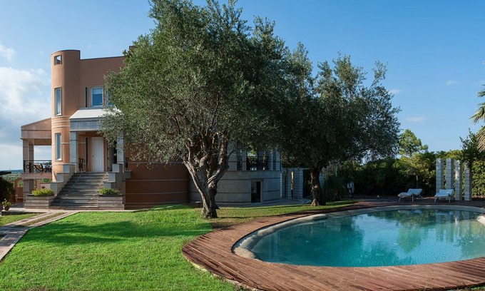 San Lorenzo Villa | 300 m² Villa ∙ 7 bedrooms ∙ 14 guests