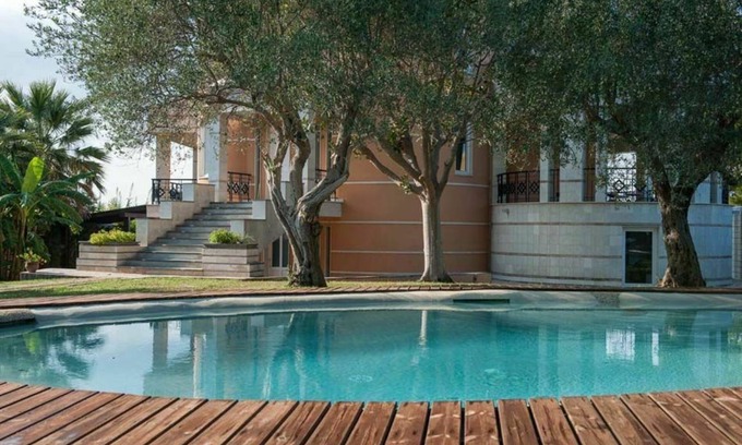 San Lorenzo Villa | 300 m² Villa ∙ 7 bedrooms ∙ 14 guests