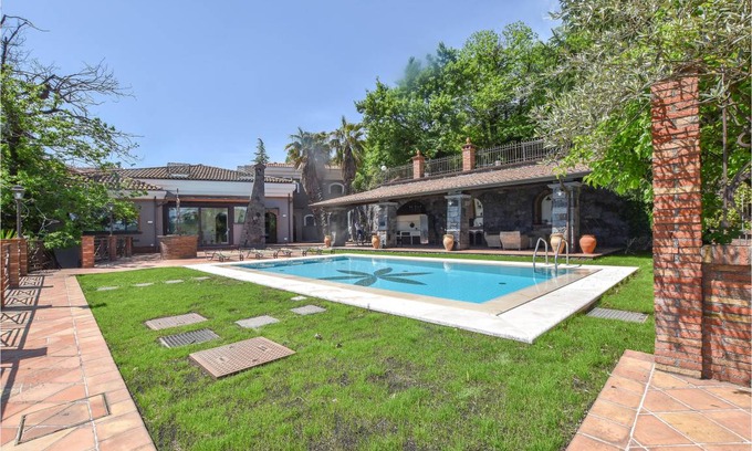 Zafferana Etnea House | 350 m² House ∙ 5 bedrooms ∙ 12 guests