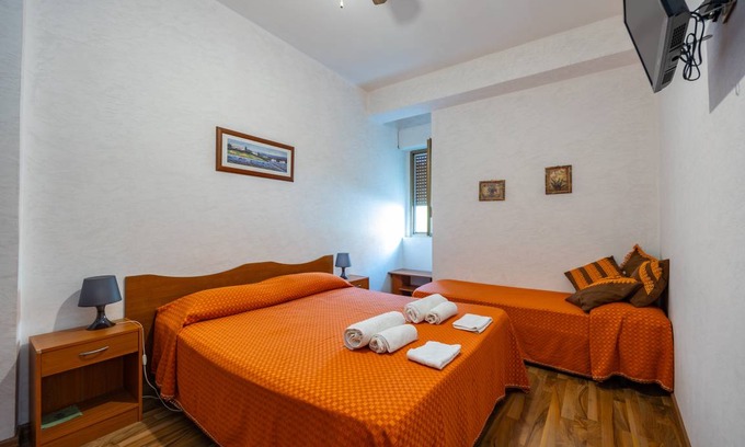 Ficarra Apartment | 40 m² Apartment ∙ 1 bedroom ∙ 5 guests