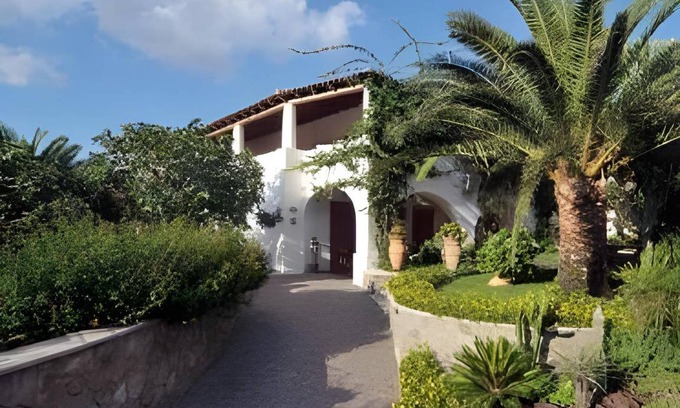 Lipari Historic Centre Apartment | 40 m² Serviced apartment ∙ 5 guests