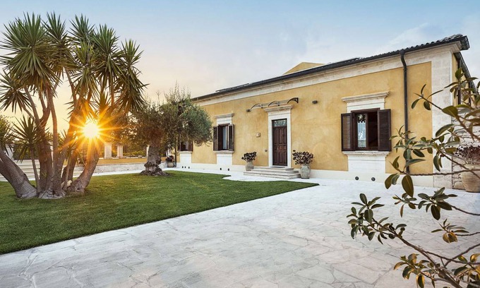 San Corrado di Fuori Villa | 400 m² Villa ∙ 4 bedrooms ∙ 8 guests