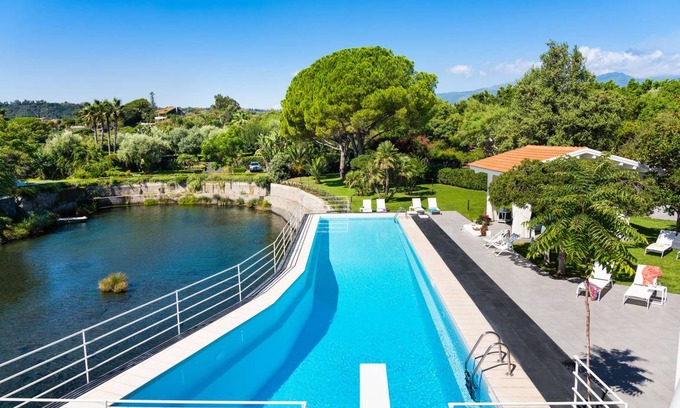 Stazzo Villa | 400 m² Villa ∙ 8 bedrooms ∙ 16 guests